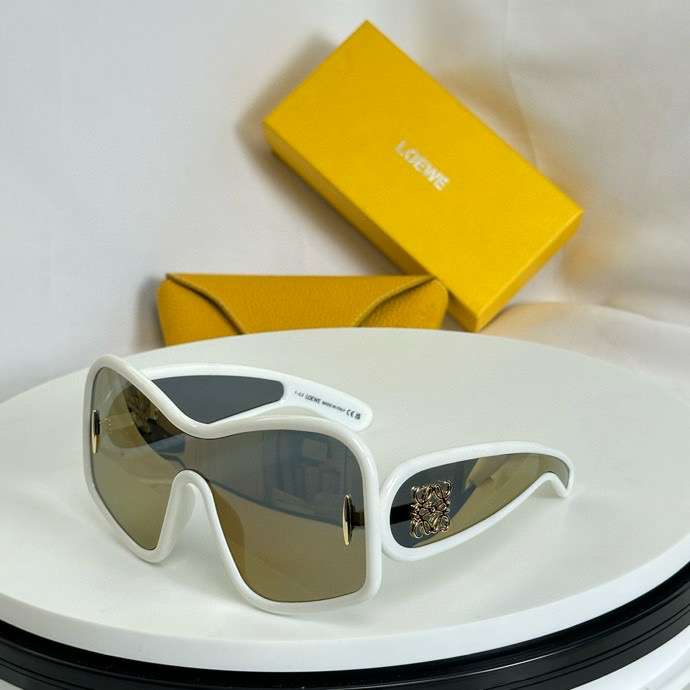 Picture of Loewe Sunglasses _SKUfw55562225fw